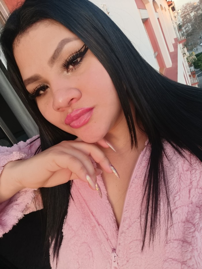 LUZ , UNA CHICA QUE QUIERE HACERTE VIVIR LO M