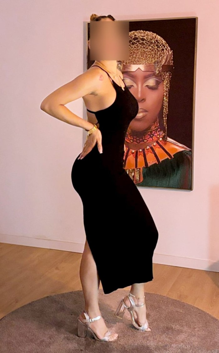 BONITA CARIÑOSA Y CON BUENAS CURVAS