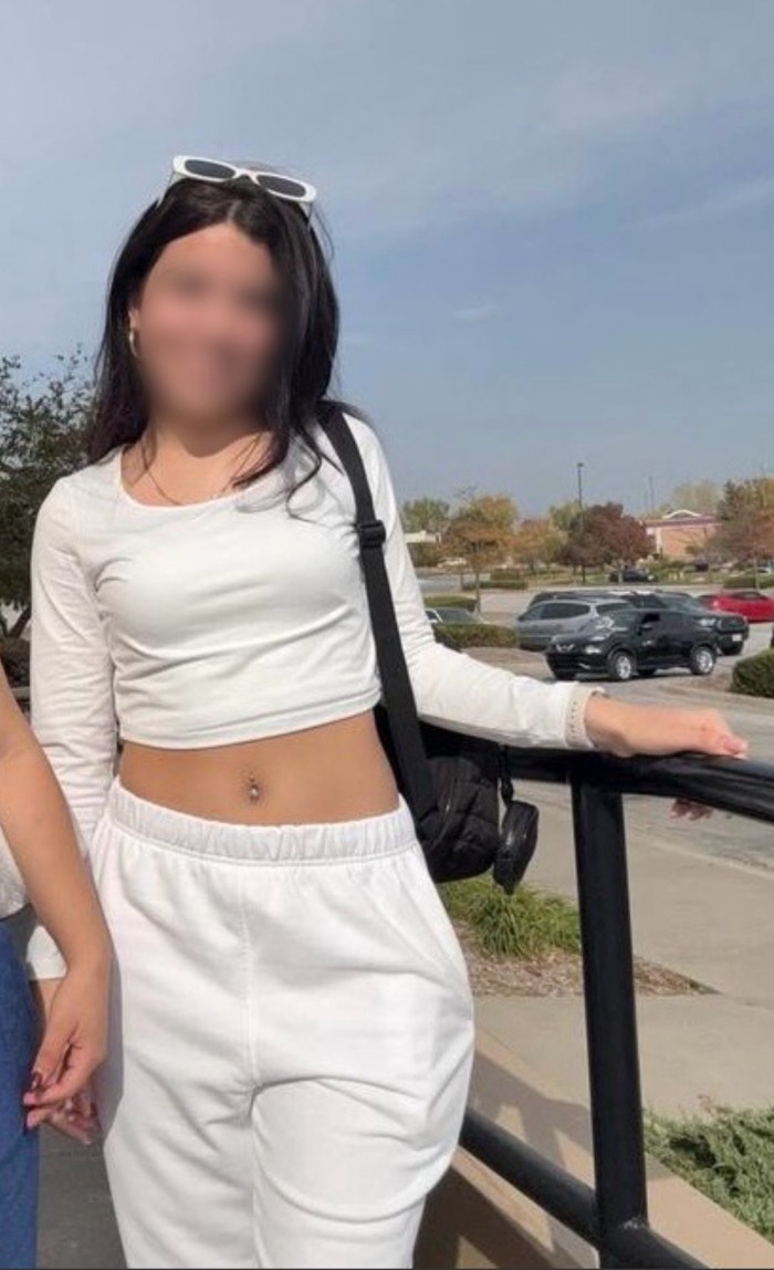 Chica extrovertida española