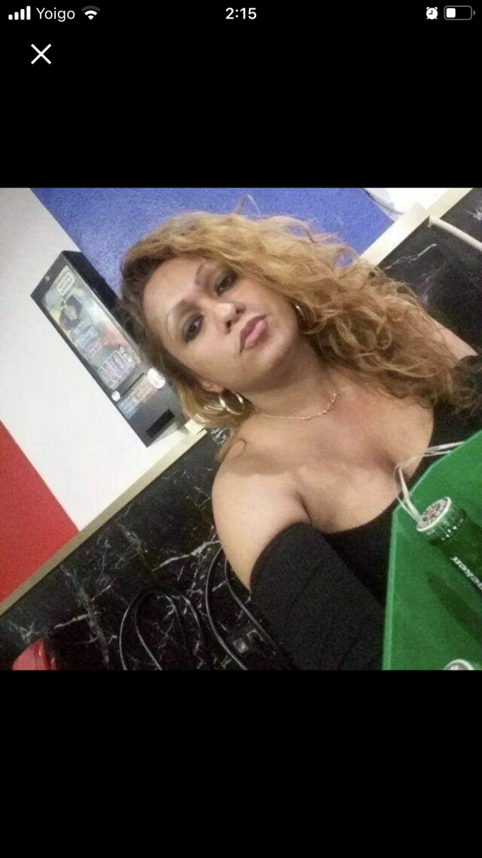 Bella travesti cachonda con ganas de sexo