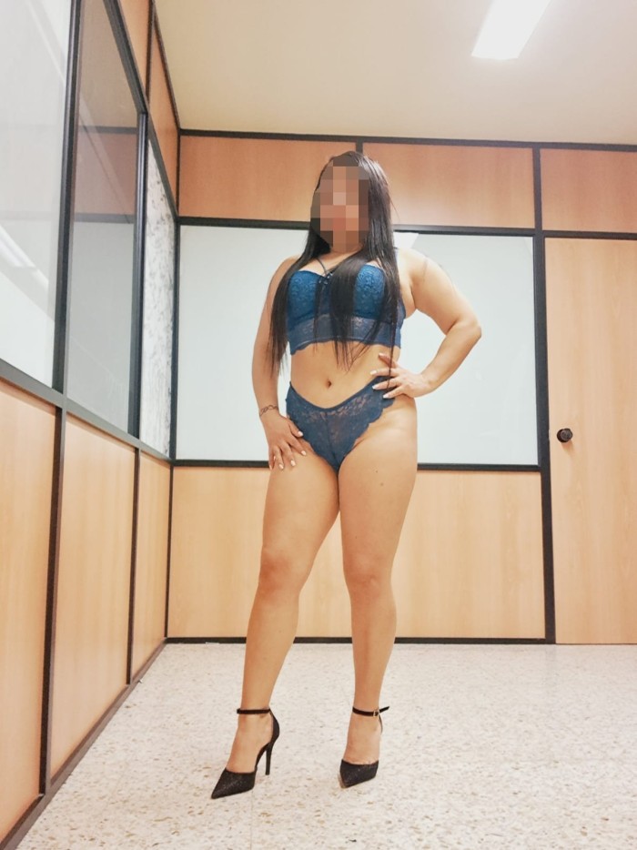 CALIENTE COLOMBIANA EN VALDEMORO 24H CACHONDA
