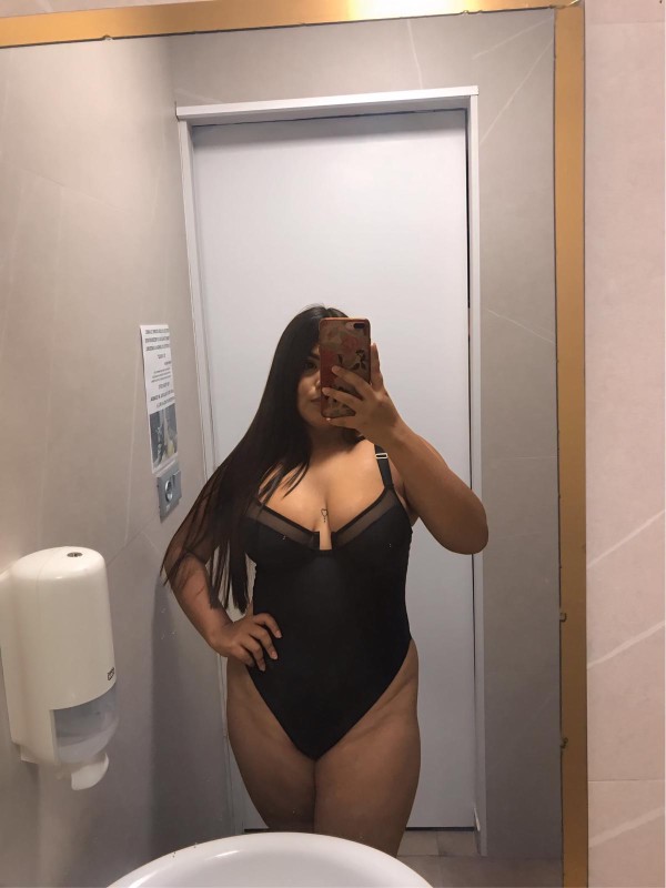 VEN DISFRUTA DE MI COÑO HÚMEDO PACK HORAS, SALIDAS