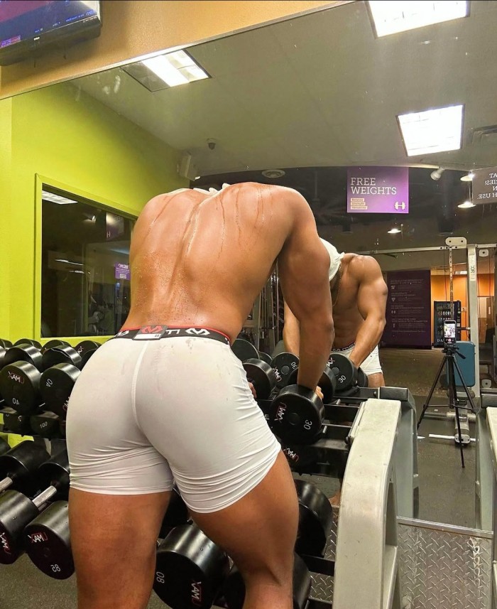 SEXY MORENO ATLÉTICO EXCELENTE COMPAÑÍA