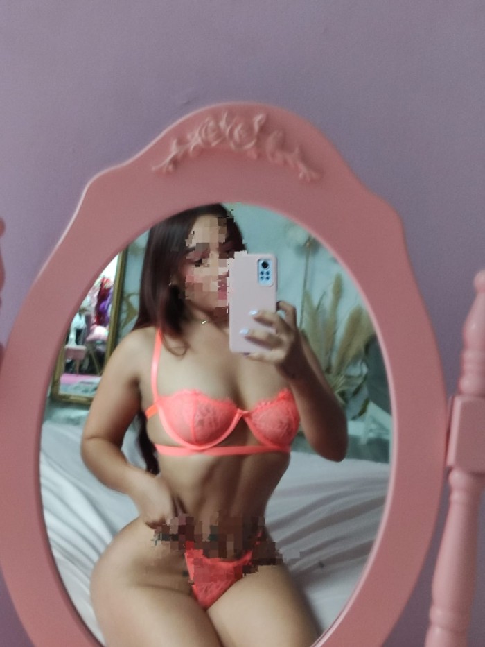 CHICA SCORT DISPUESTA A MAMAR VERGAS