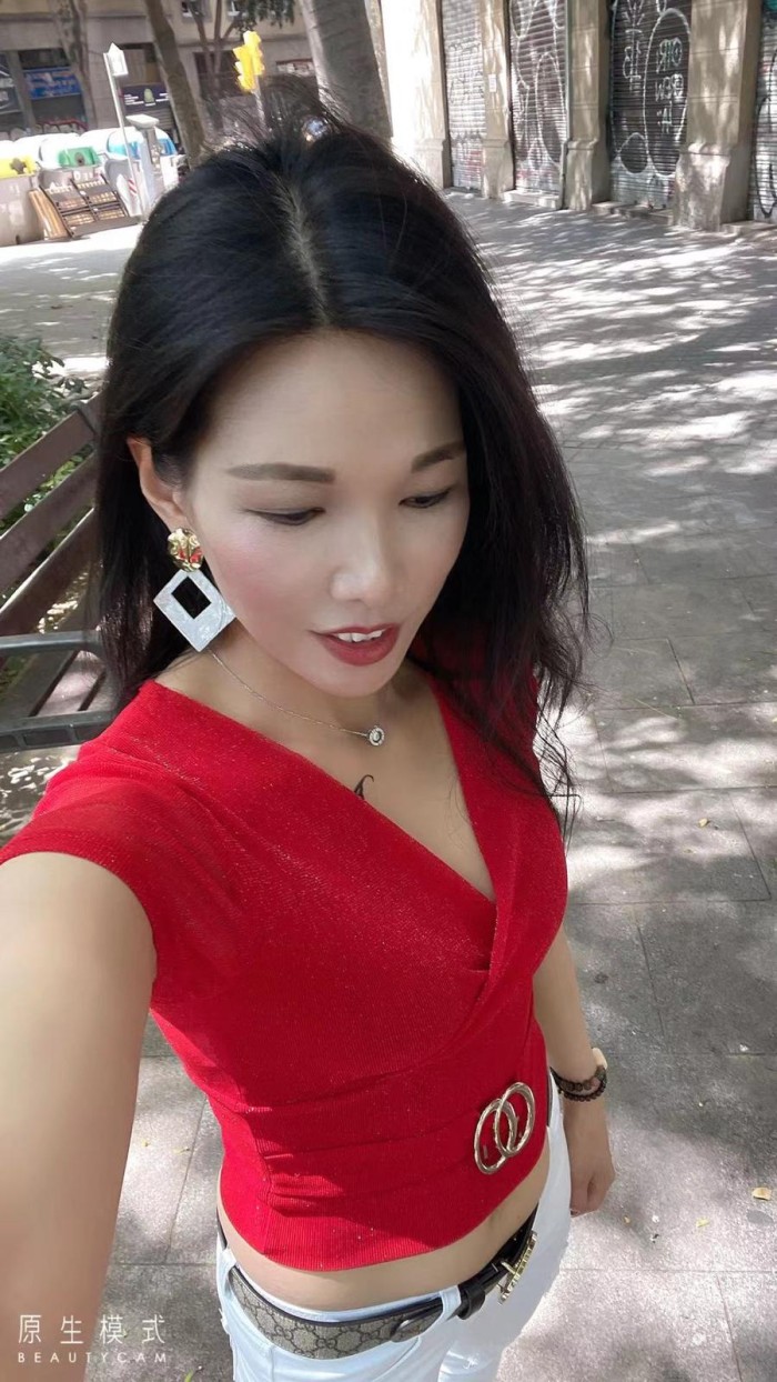 Ana, la belleza china que te encantará en Barcelona