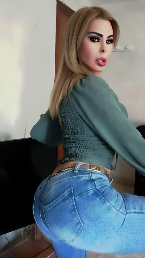 Pollona cañera Alison Miller fotos reales