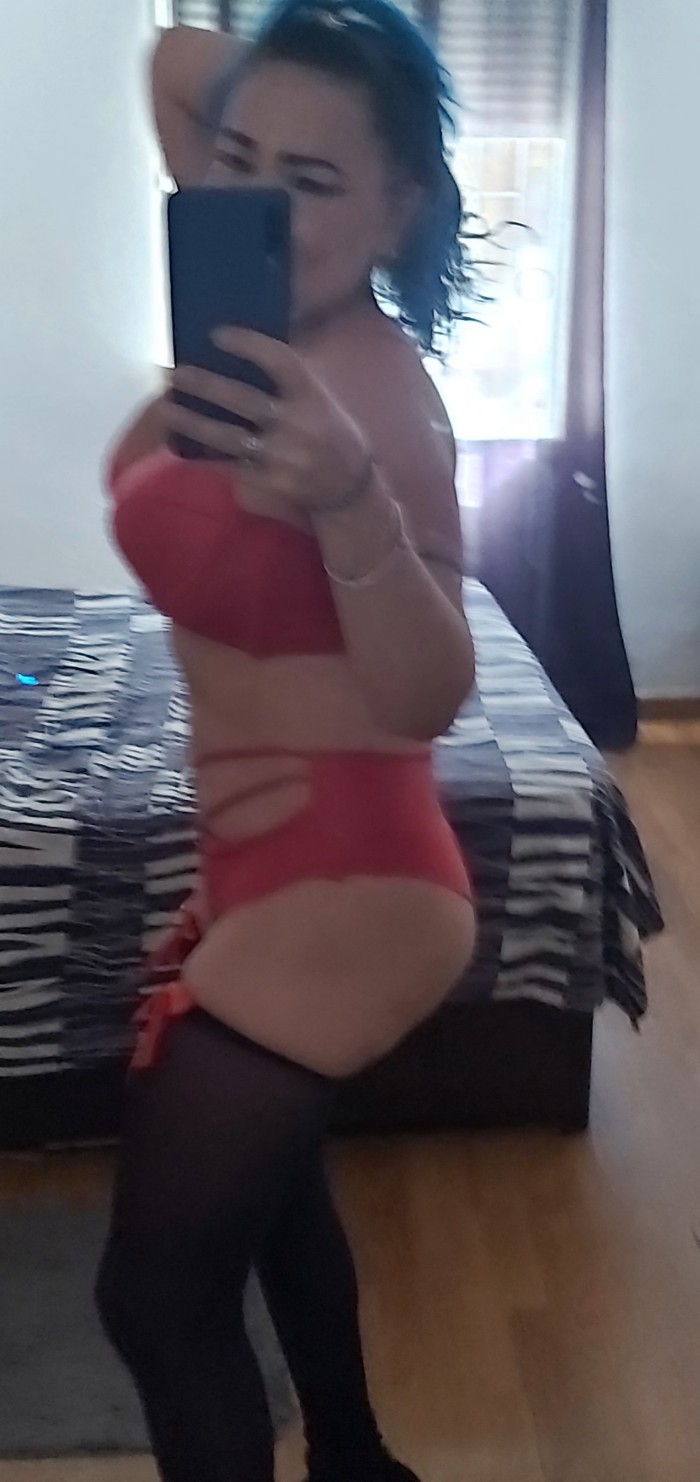 Implicada y cachonda sin limites