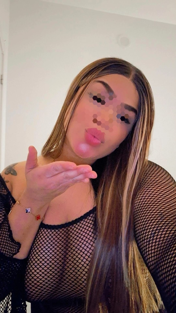 CULONA CON GANAS DE MAMAR TU POLLA