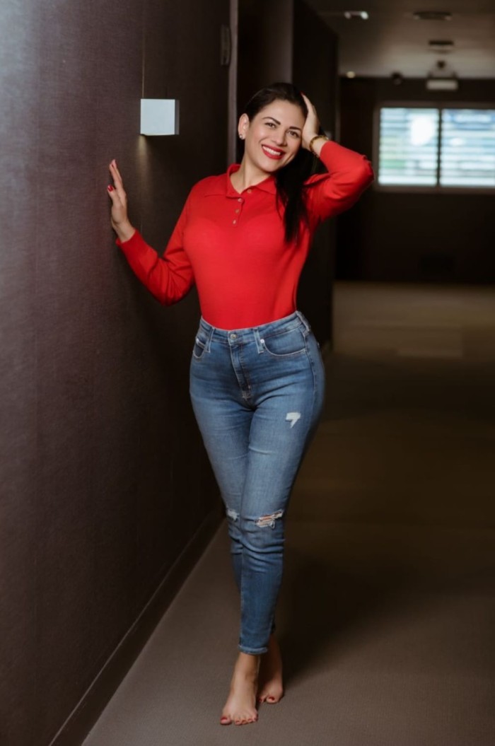 NOVEDAD LETICIA 90 DE PECHOS BONITOS Y NATURALES