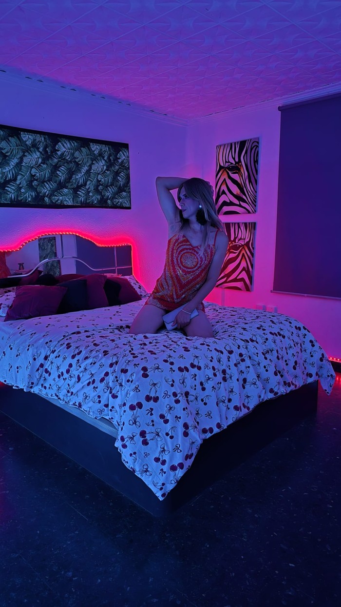 DULCE JOVENCITA FEMENINA Y SENSUAL, VAMOS A DISFRU
