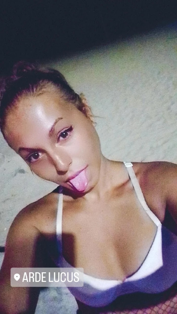 Auxiliiiooo !! Necesito una polla ahora mismo !22 cm,