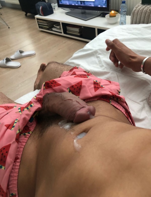 Guapo chico latino LECHERO Y FIESTERO XXL