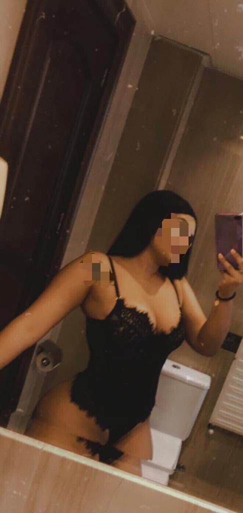 MIA MORENAZA CON GANAS DE TI…