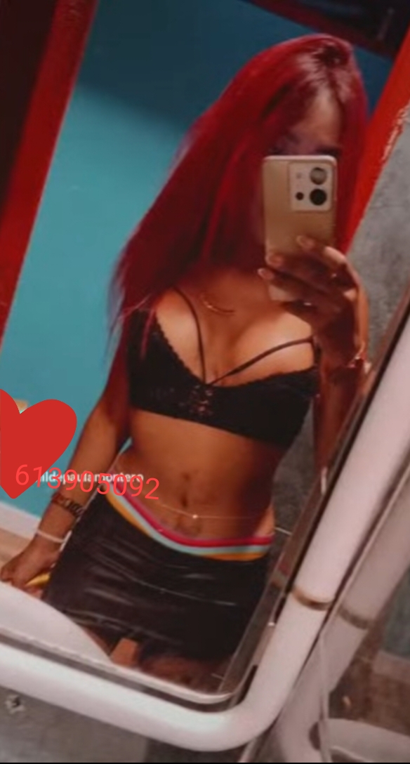 Delgadita joven cariñosa