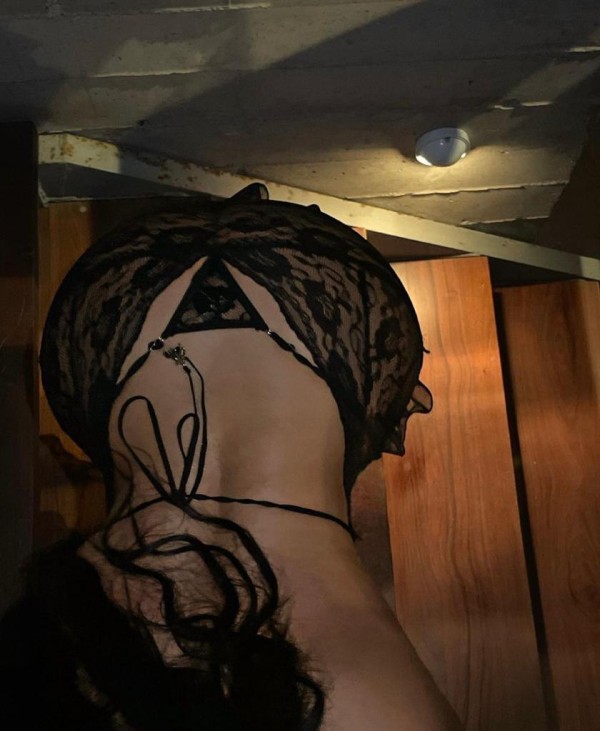 VICTORIA MORENA CON CURVAS DE INFARTO