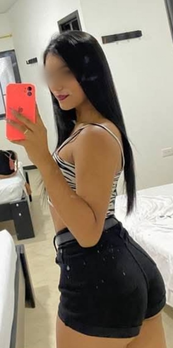 Colombiana cariñosa y maja