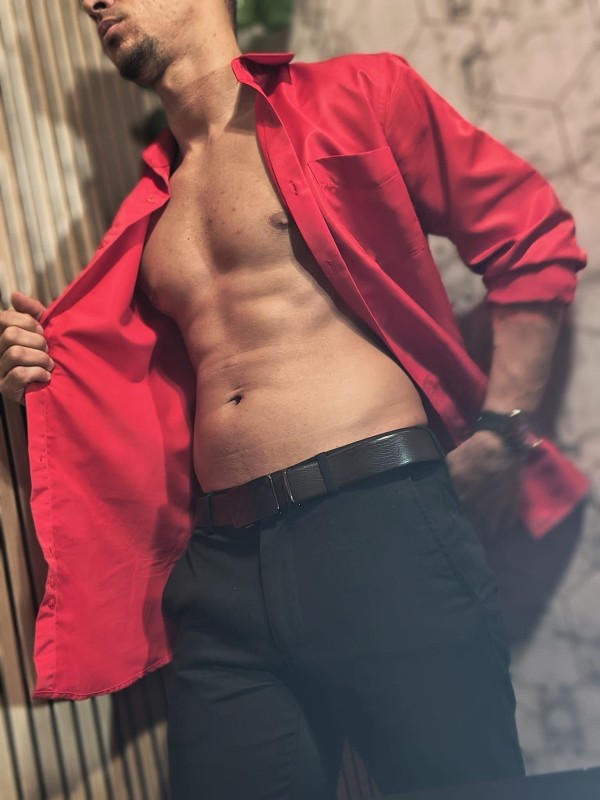 E L E G A N T E & D I F E R E N T E