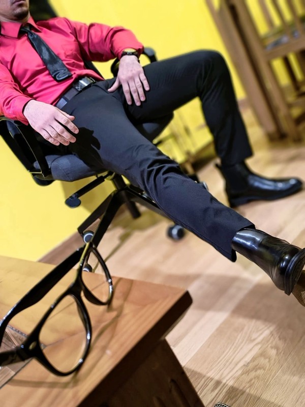 E L E G A N T E & D I F E R E N T E