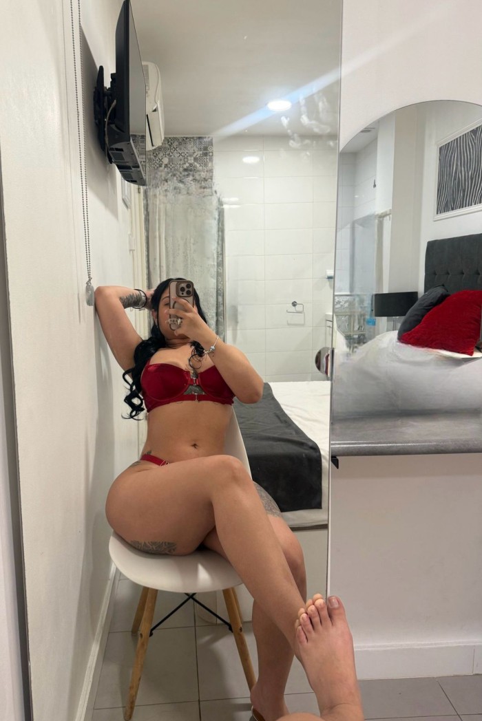 Una colombiana muy sexy con ganas de aventuras