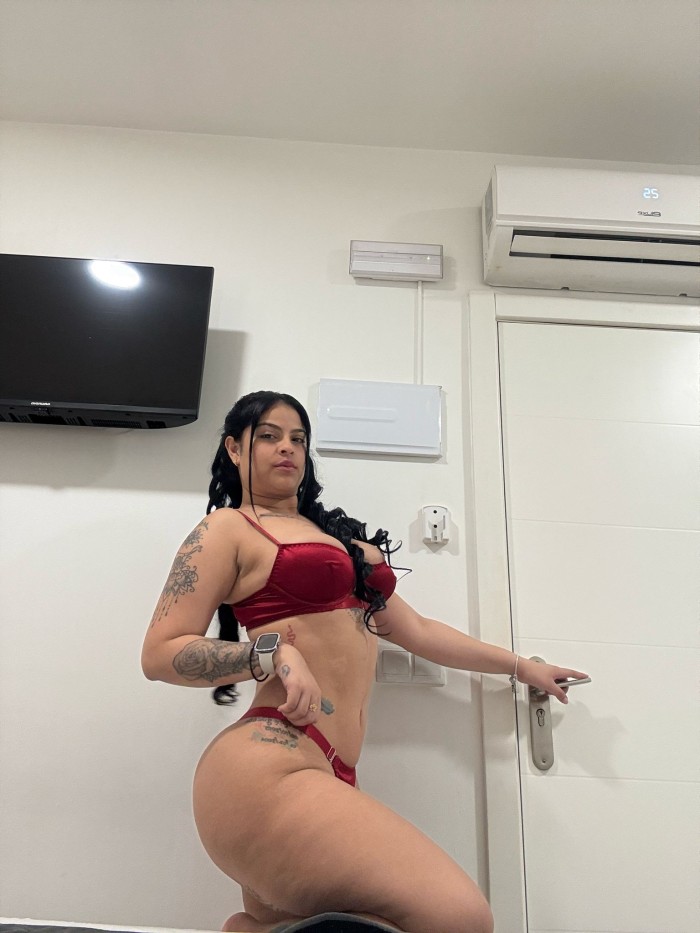 Una colombiana muy sexy con ganas de aventuras