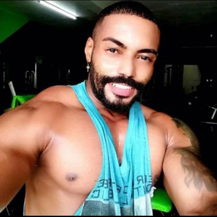 SEXY JOVEN GUAPO VERGA GRANDE 22 CM
