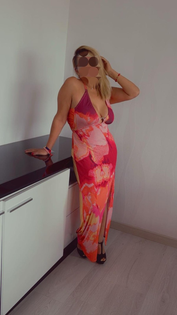 Venezuela independiente completa fiestera en Calella