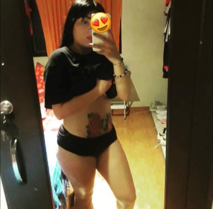 jovencita juguetona nueva en Pontevedra