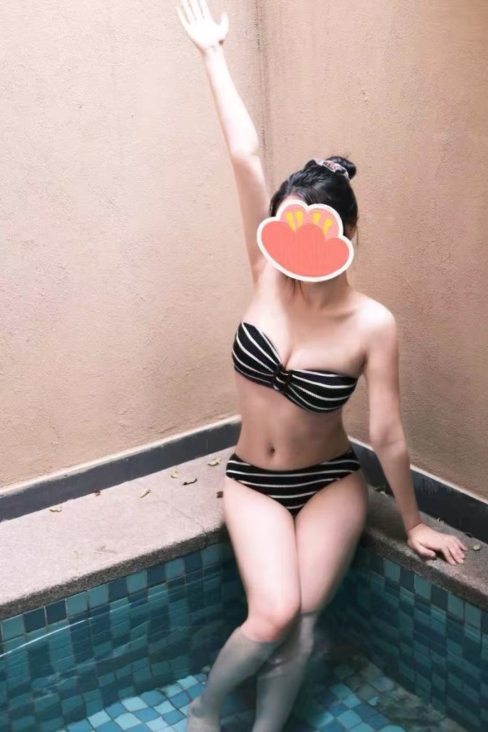 2 chicas juntas durante 1h 110