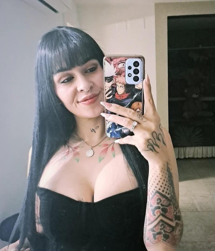 ARDIENTE Y DIVERTIDA /SALIDAS