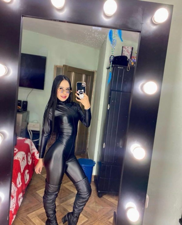 Valentina Fiestera Morena Sexi y Encantadora Nueva En Tu Ciudad