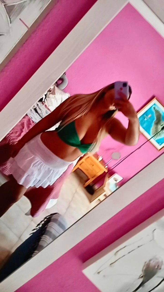 FASCINANTE RUBIA PARA TI