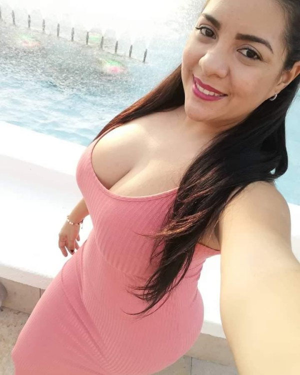 Maite Venezolana FIESTERA cachondita hago griego