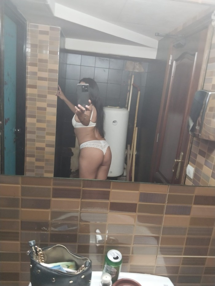 Esmeralda, la brasileña que te hará vibrar