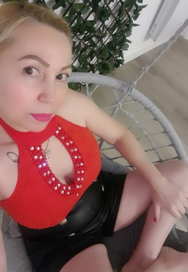 Entregada cachonda lo mejor que estabas buscando