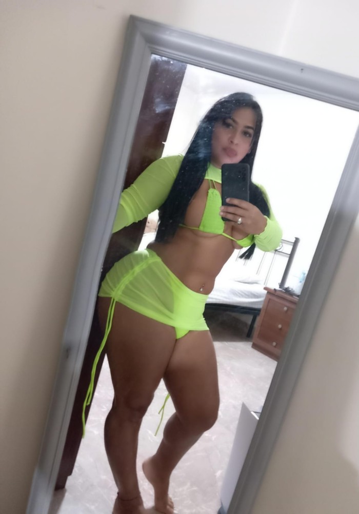 UNAS LATINAS CON GANAS DE PASARLA BIEN.. SALIDAS