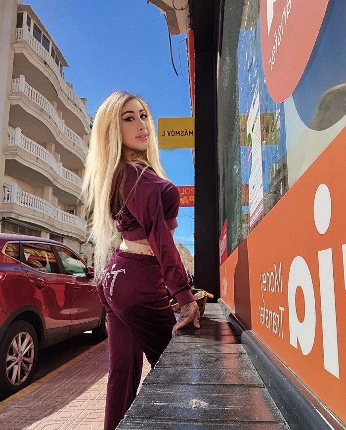 FEMENINA VICIOSA DOTADA CAÑERA