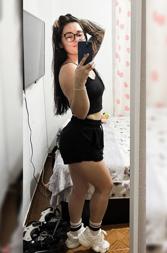 JOVENCITA DISPUESTA Y COMPLACIENTE EN COLLBLANC