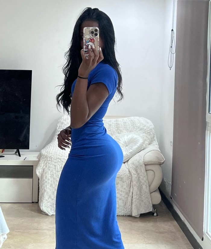 Hermosa morena recién llegada a la ciudad