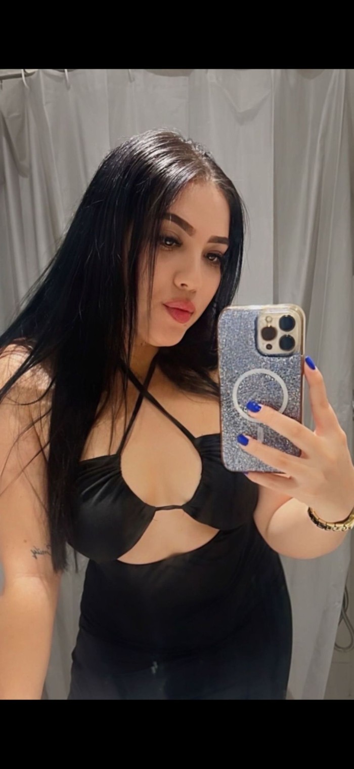 Blanquita y seductora Colombiana ….