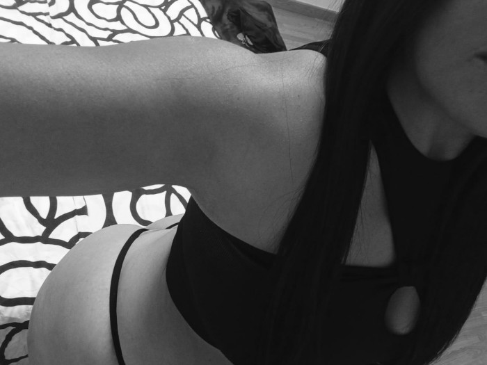 COMPLACIENTE Y MUY SENSUAL LINDA MULATA