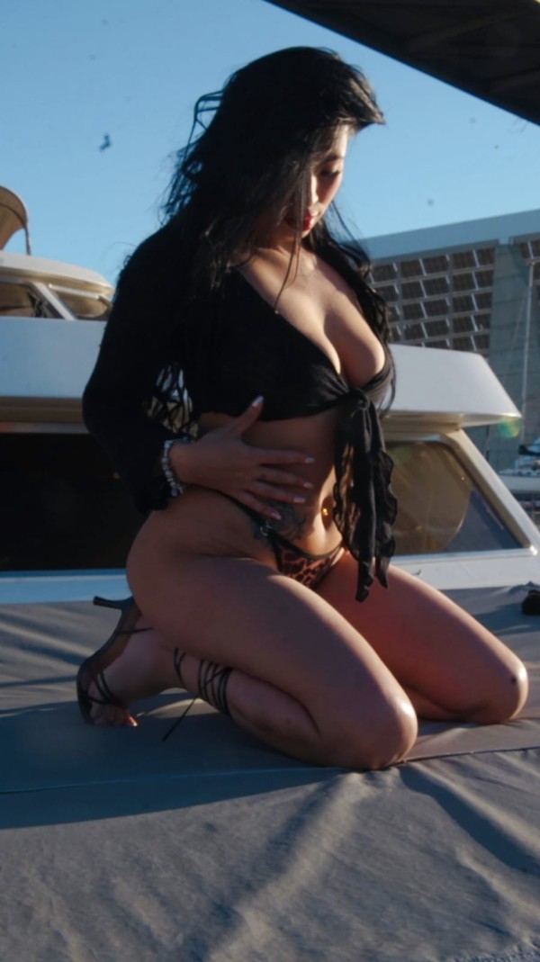 Andrea Colombiana sexy simpática y apasionada