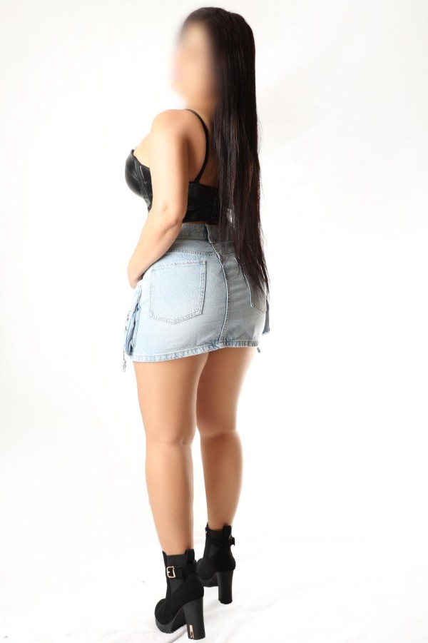 QUIERO QUE ME FOLLES BIEN RICO