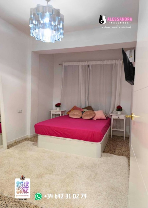 PLAZAS DISPONIBLES EN PALMA DE MALLORCA. MODELOS JOVENES Y DELGADAS