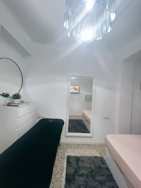 PLAZAS DISPONIBLES EN PALMA DE MALLORCA. MODELOS JOVENES Y DELGADAS