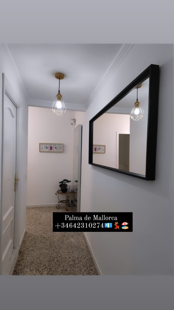 PLAZAS DISPONIBLES EN PALMA DE MALLORCA. MODELOS JOVENES Y DELGADAS