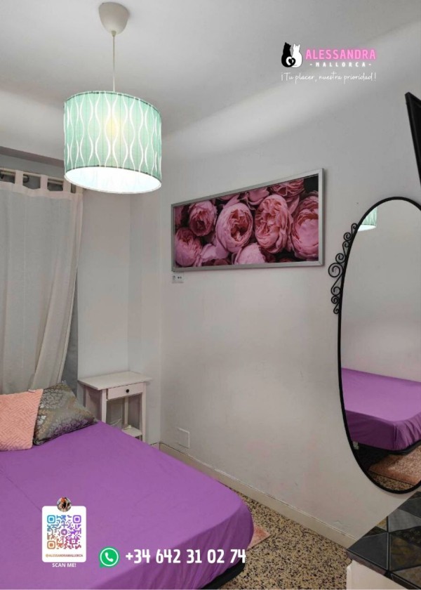 PLAZAS DISPONIBLES EN PALMA DE MALLORCA. MODELOS JOVENES Y DELGADAS