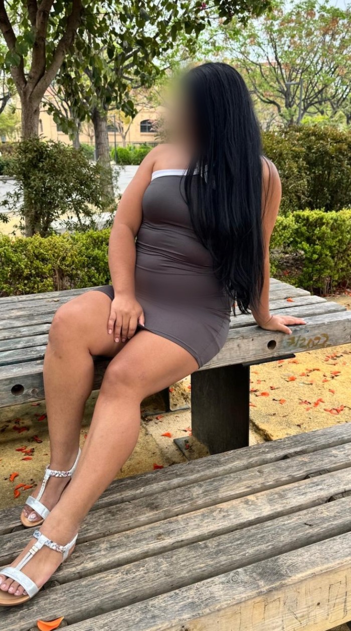 MUJERES DE CUERPOS ESVELTOS O VOLUNTUOSOS ACOMPAÑA