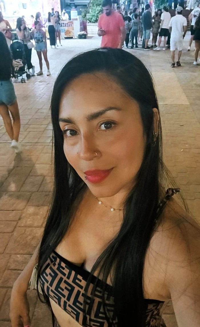 Hermosa latina super hot (VIA JULIA)