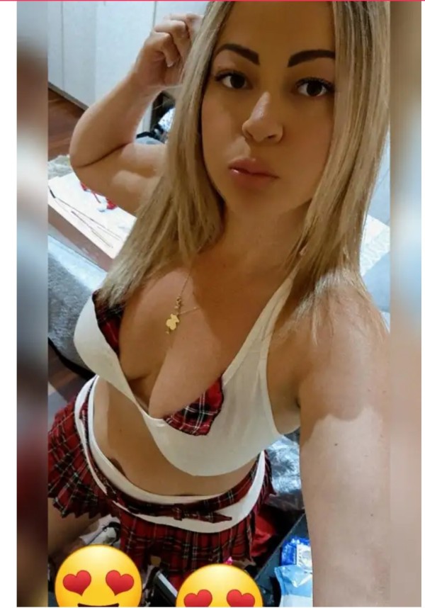 Claudia tu rubia fiestera con buen rollo