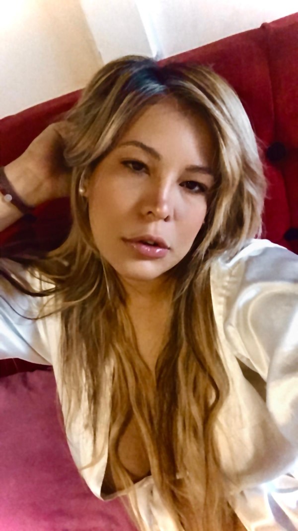 VEN DE FIESTA CONMIGO ESTOY CACHONDA